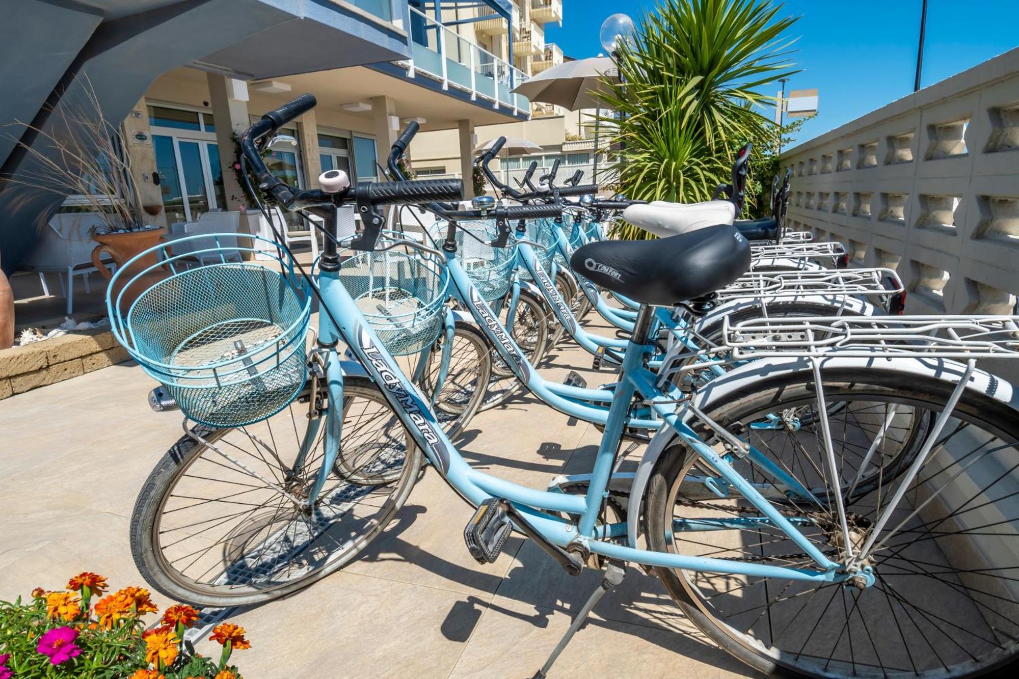 Hotel Astoria Cervia Esterno foto