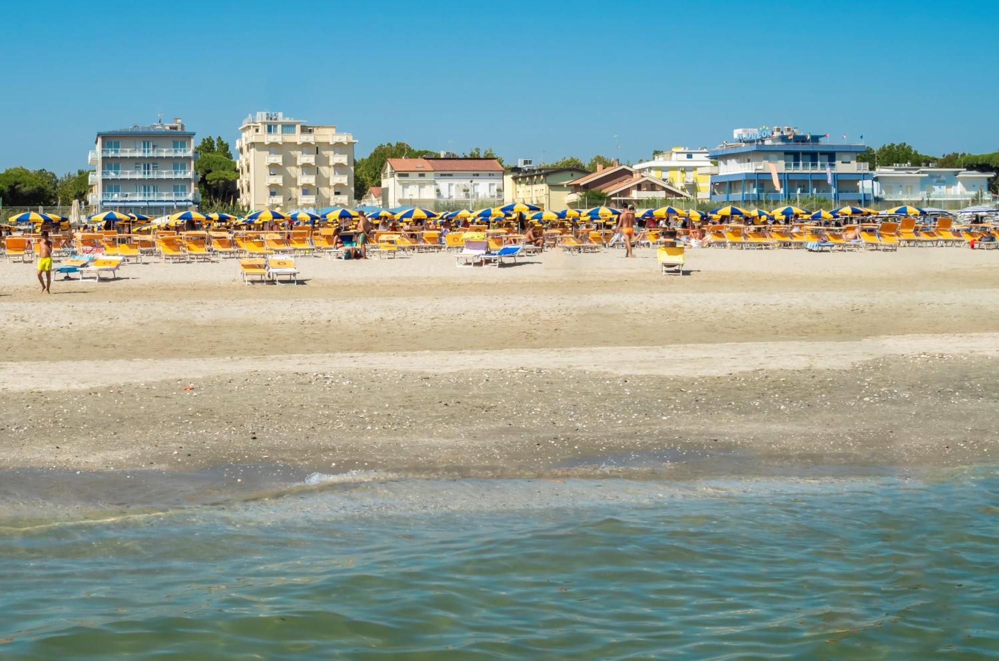 Hotel Astoria Cervia Esterno foto